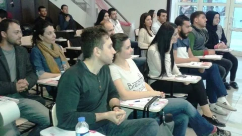 İzmit'te Evlilik Okulu Mezunları