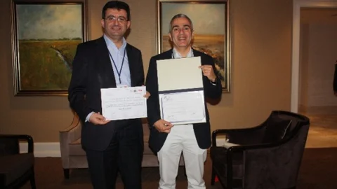 Prof. Dr. Bozcuk'a Ödül Verildi