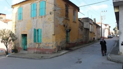 Tire'deki Tarihi Kapılar Anlatıyor