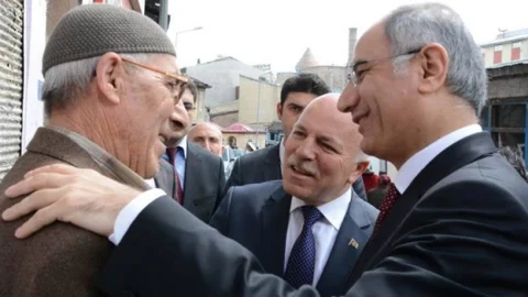 Efkan Ala Erzurum'da Seçim Çalışmaları Yapıyor