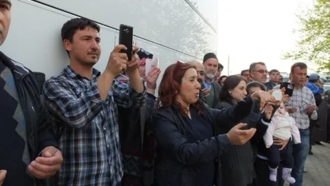 Burhaniye'de Umreciler Coşkuyla Karşılandı