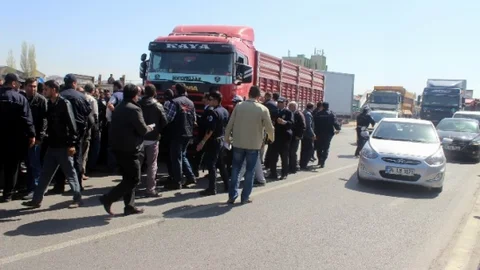 Kayseri'de Kamyoncular Eylem Yaptı
