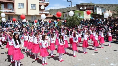 Oltu'da 23 Nisan Coşkusu Yaşandı