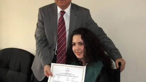 Rabia'nın İlk Diploması Heyecanı