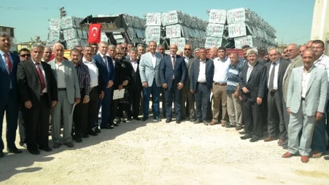 Ceyhan Belediyesi'nden Yeni Konteynerler Dağıtımı