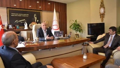 Çat'ta Siyasi Görüşmeler Yapıldı