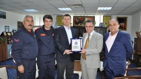 Edremit'te Plaket Töreni