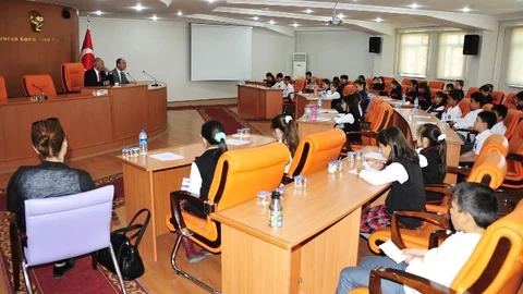 Karaman'da Öğrencilerden Başkan'a Ziyaret