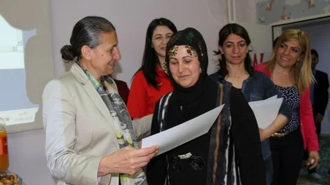 Diyarbakır'da Kadınlara Yüzme Belgesi