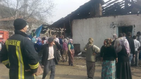 Tosya'da Yangın Felaketi: 3 Ev Yandı