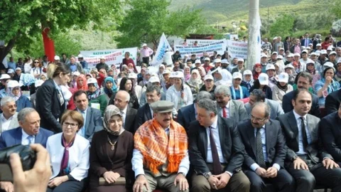 Veysel Eroğlu Yörük Kıyafetiyle İzmir'de