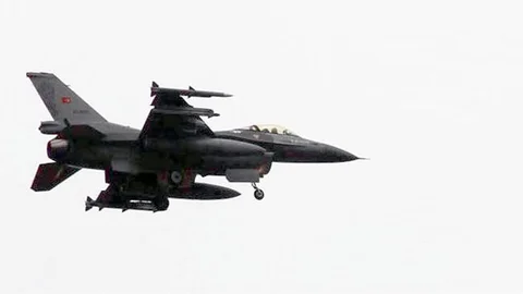 Ege'de Türk Uçağına Taciz İddiası