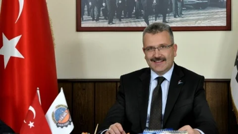 Karacabey'de Temizlik Çalışmaları Devam Ediyor