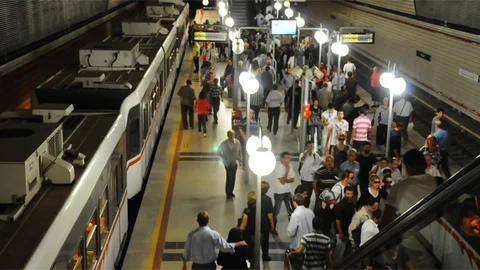 İstanbul'da Metro Seferleri İptal Edildi