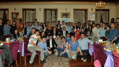 Erzurum'da Öğrencilere Yemek İkramı