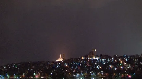 İstanbul'da Şimşek Gösterisi