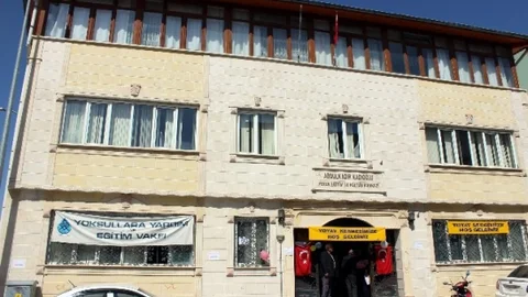 Yoksullara Yardım Kermesi Buruk Açıldı