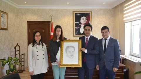 Öğretmenlerden Kaymakama Hediye