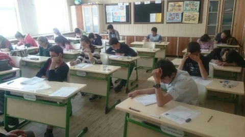 Kütahya Pazarlar'da TEOG Sınavı Başarıyla Gerçekleşti