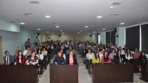 Adana'da Gülümseme Semineri