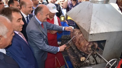 Bursa'da Cağ Döneri Kesti