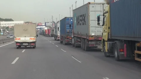 Kocaeli'de TIR Kuyrukları Trafiği Etkiliyor