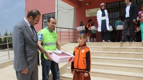 Beşiri Derneği Ceylanpınar'da Yardımda Bulundu