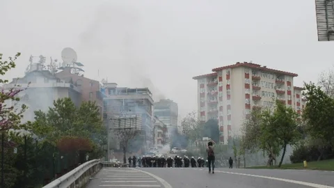 Beşiktaş'ta Polisin Müdahalesi Yaşandı