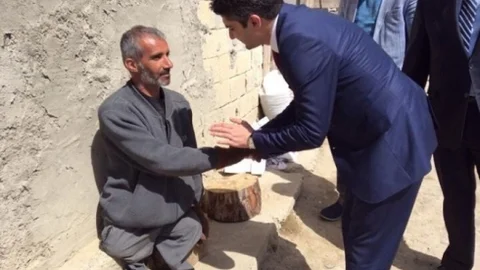 Zafer Tarıkdaroğlu Horasan'da Seçim Temasları Yapıyor