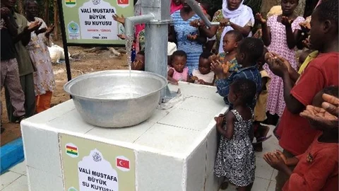 Gana'da Vali Büyük'ün Adı Verildi