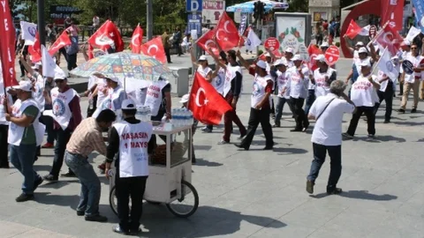 Antalya'da Olaysız 1 Mayıs Kutlamaları Gerçekleşti