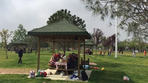 Bursa'da İşçiler Piknikte Buluştu