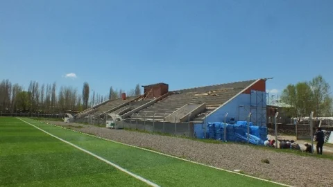 Malazgirt 1071 Stadyumu Yenileniyor