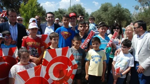 İzmir'de Uçurtma Şenliği Coşkusu