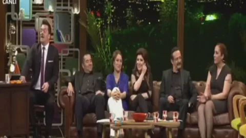 Beyaz Show'da Türkçe Siri Skeçleri