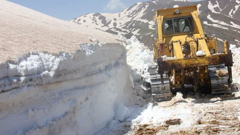 Bingöl'de Mayıs'ta 5 Metre Kar Görüntüleri