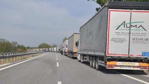 Edirne'de TIR Kuyruğu Oluştu