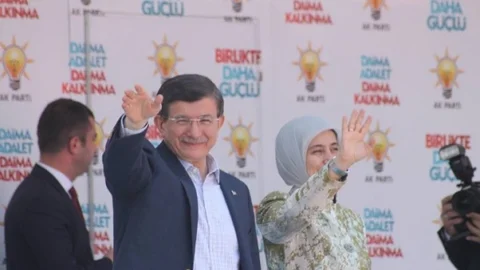 Başbakan Davutoğlu Osmaniye'de Açıklamalarda Bulundu