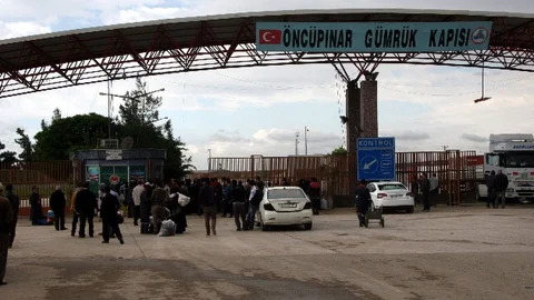 Suriyeliler Kilis'ten Ülkelerine Dönüyor