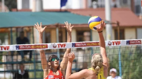 Fethiye'de Plaj Voleybolu Heyecanı Başladı