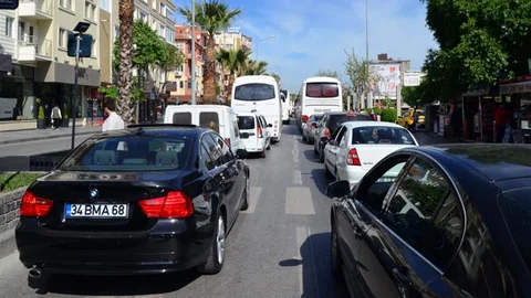 Çanakkale'de Trafik Yoğunluğu Artıyor