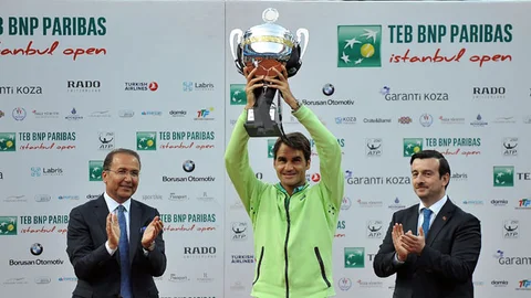 Roger Federer İstanbul'da Şampiyon Oldu