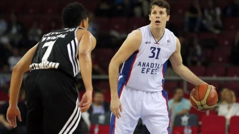 Anadolu Efes, Beşiktaş'ı Yendi