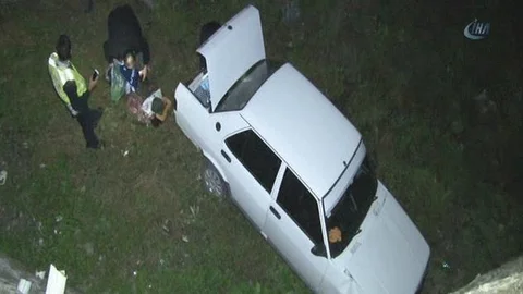 Zonguldak'ta Otomobil Şarampole Yuvarlandı