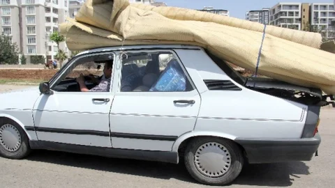 Adana'da Tehlikeli Halı Taşıma