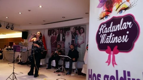 Yenimahalle'de Kadınlar Matinesi Devam Ediyor