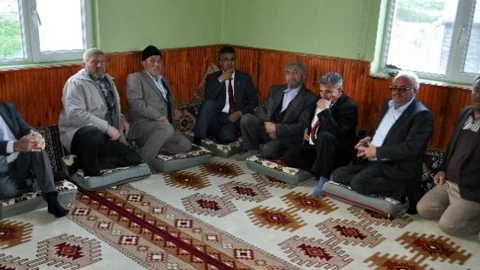 MHP Adayları Horasan'da İlgi Gördü