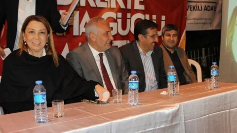 AK Parti Malatya Adayları Konak'ta Toplandı