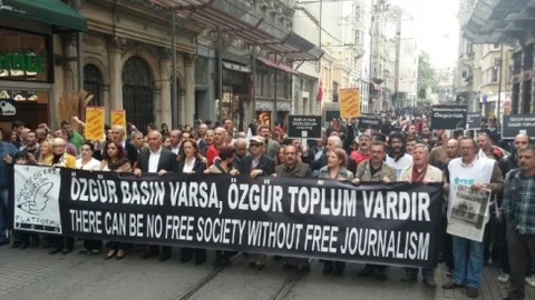 Gazeteciler Basın Özgürlüğü İçin Yürüdü