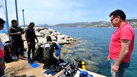 Bodrum'da Deniz Dibi Temizliği Devam Ediyor